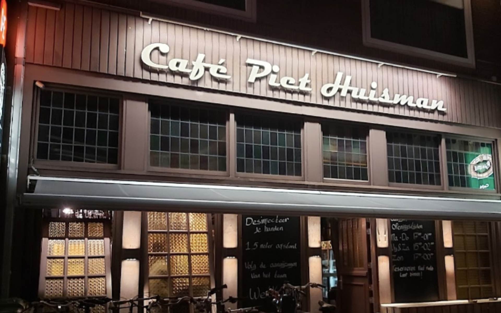 Café Piet Huisman buiten
