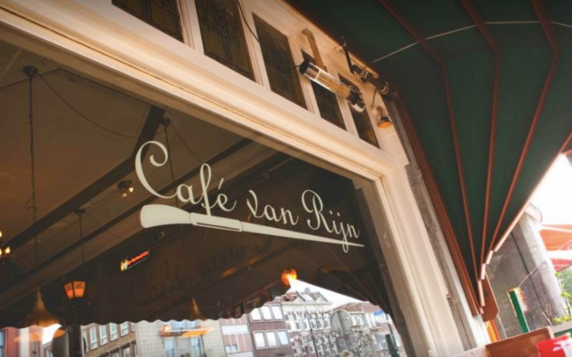 Café van Rijn Nijmegen buiten